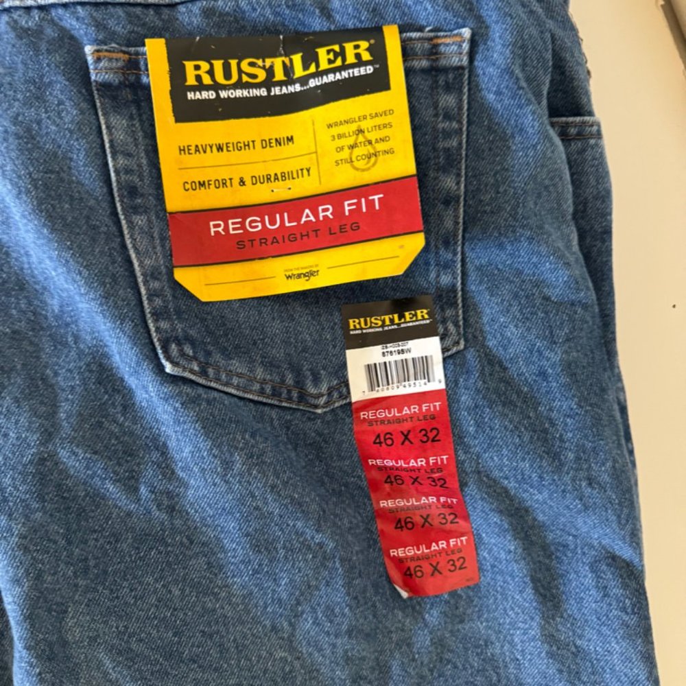Wrangler Classic Regular Fit Straight Leg Jeans